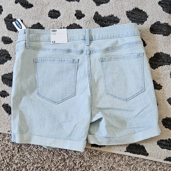 NWT Old Navy 5" Inseam Mid-Rise Denim Shorts Light Wash Striped Size 12 - Picture 5 of 9